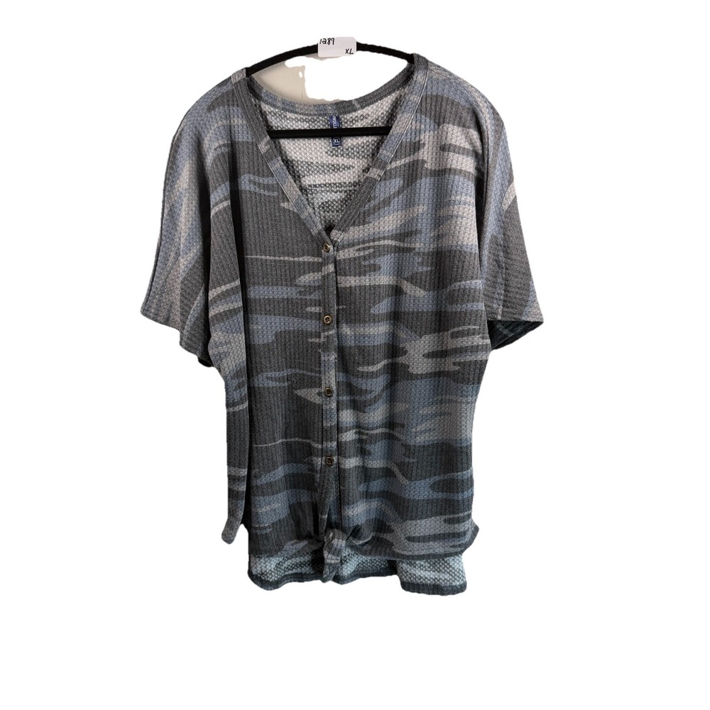 IWOLLENCE X‎ Large Henley Style Gray Camo top Tie Waist Thermal Knit Metal City